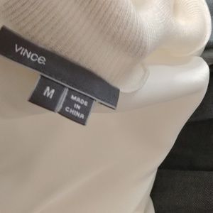 Vince turtle neck 👕